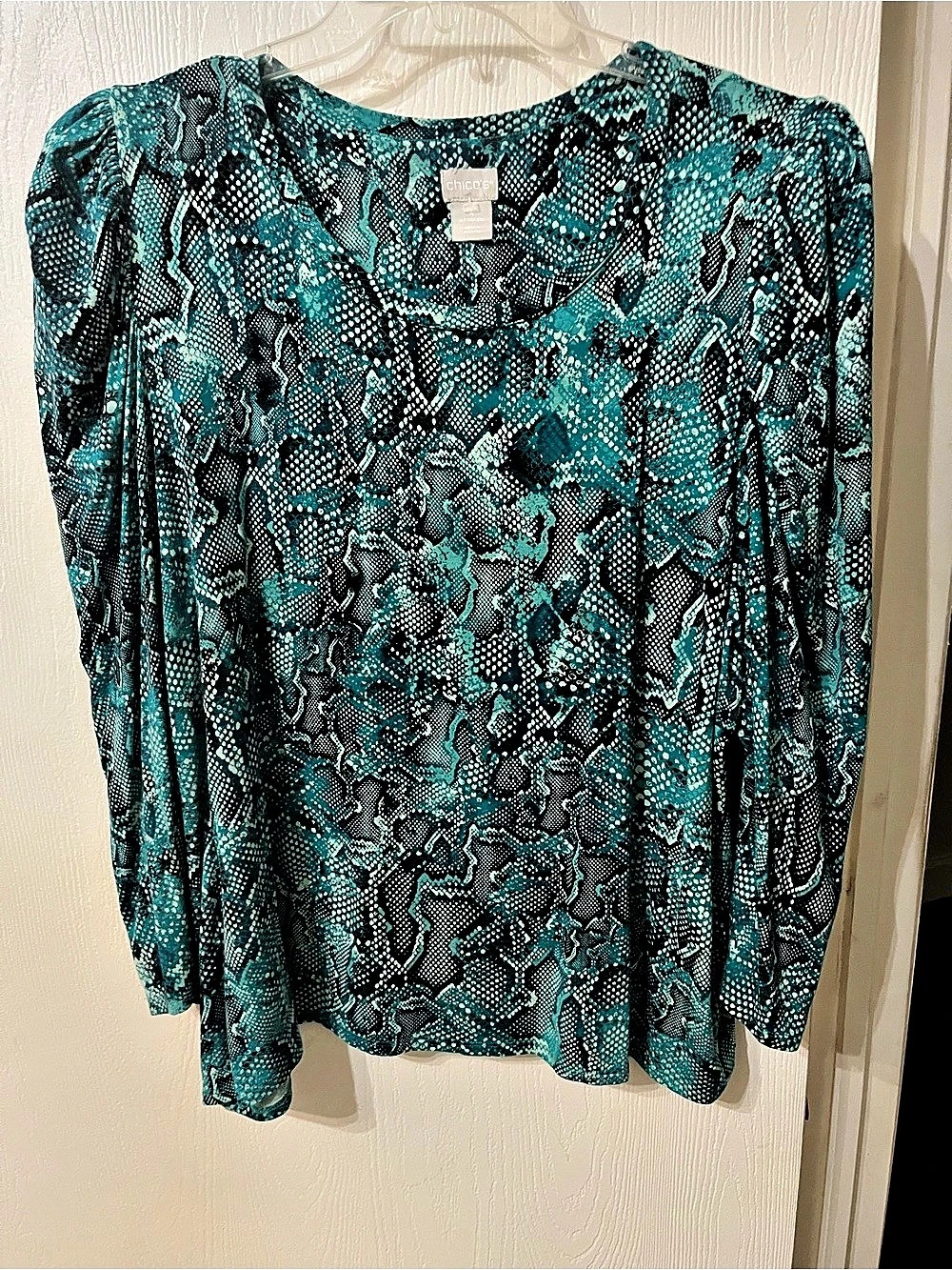 Chico Teal 3/4 Sleeve Snake Print Top. Size 4